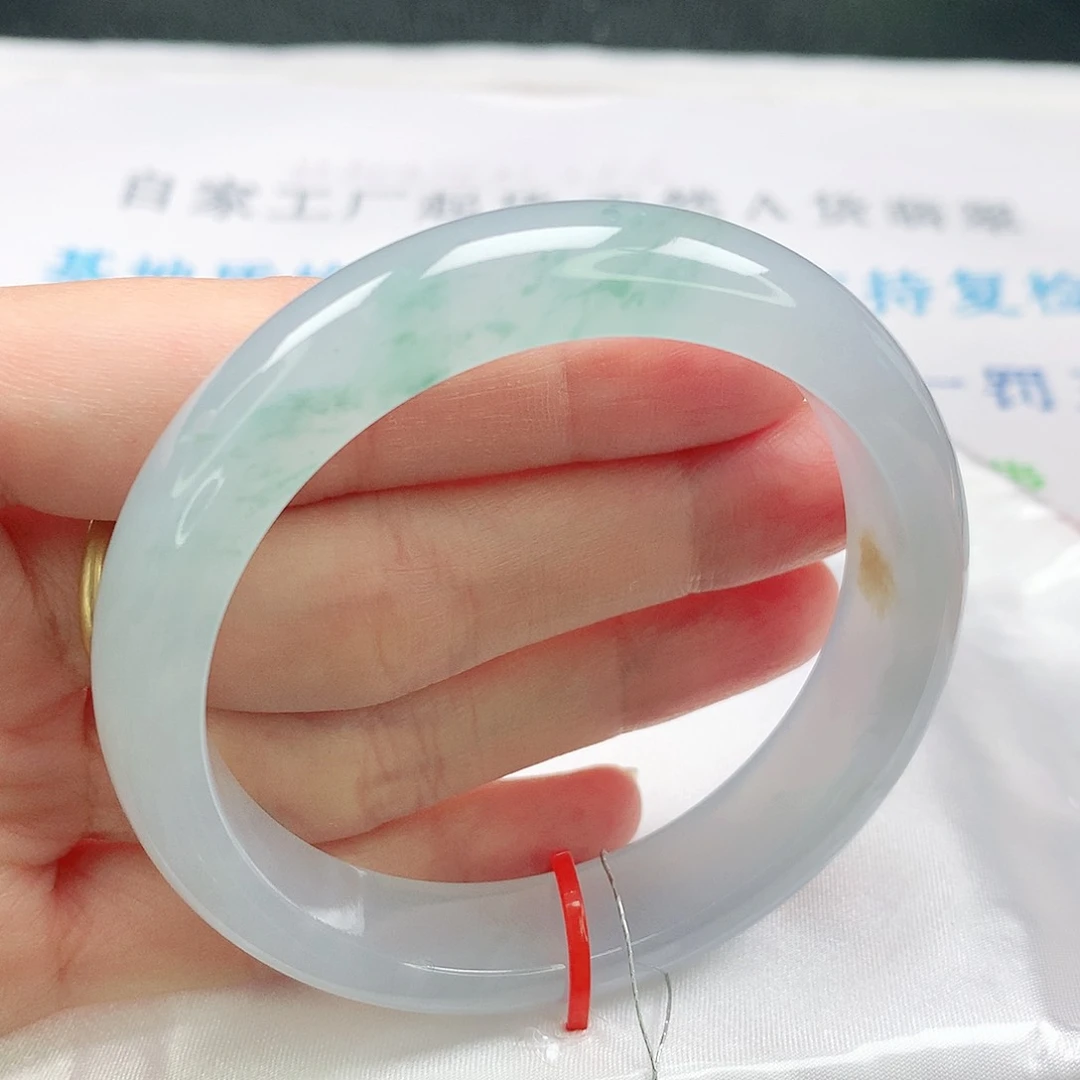 翡翠手镯未镶嵌57圈
