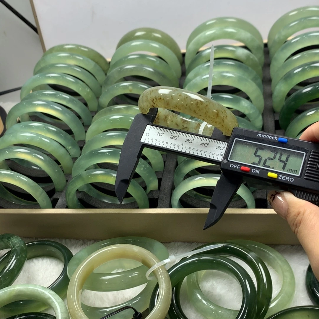 蛇纹石玉未镶嵌手镯259