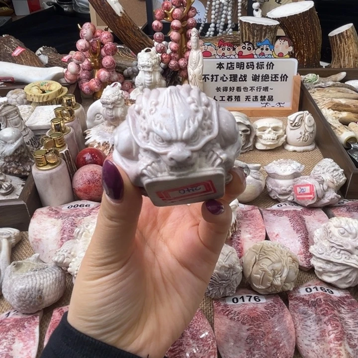 养殖鹿角雕刻手把件貔貅