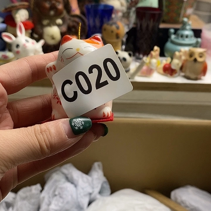 紫砂茶杯山***诗我们都在努力地生活着呢