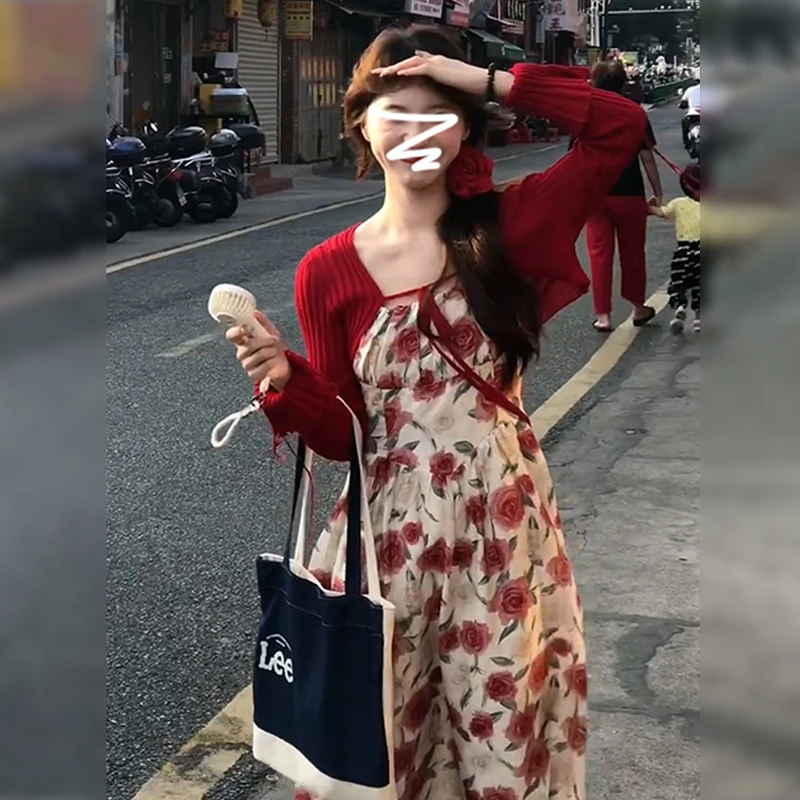 2929茶歇碎花吊带连衣裙女2024新款夏季设计感小众别致绝美长裙子