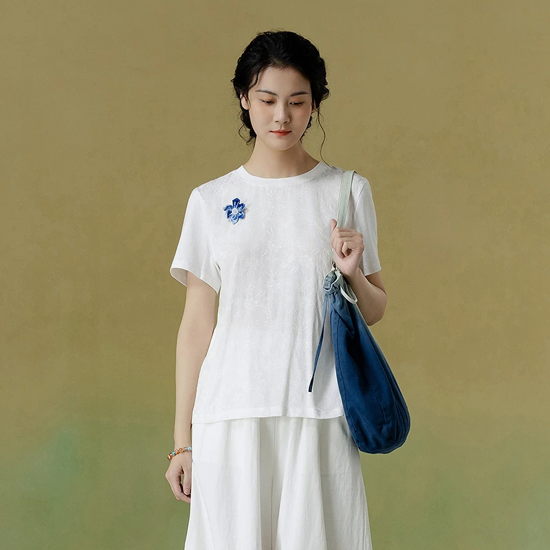 生活在左2025夏季新品立体花朵胸针温柔提花短袖T恤女1952393