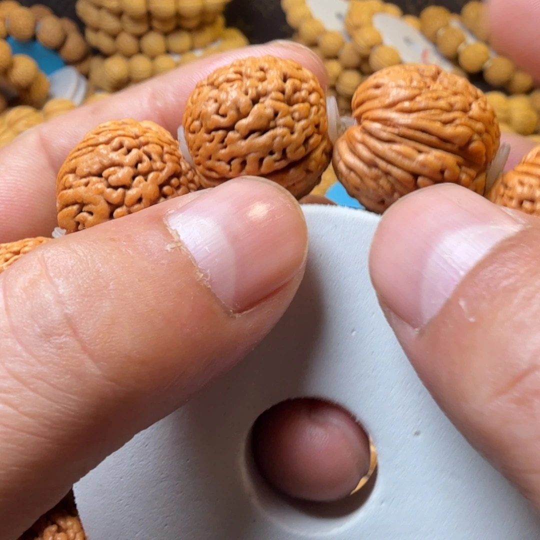 吊坠桃核龙鳞凤尾