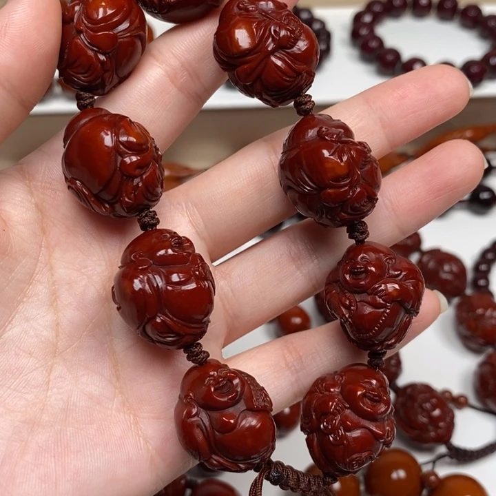 飞***翔橄榄核雕刻工艺的发展