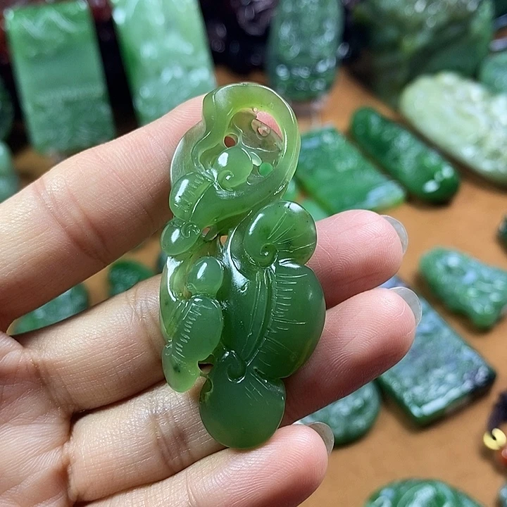 未镶嵌和田玉挂件