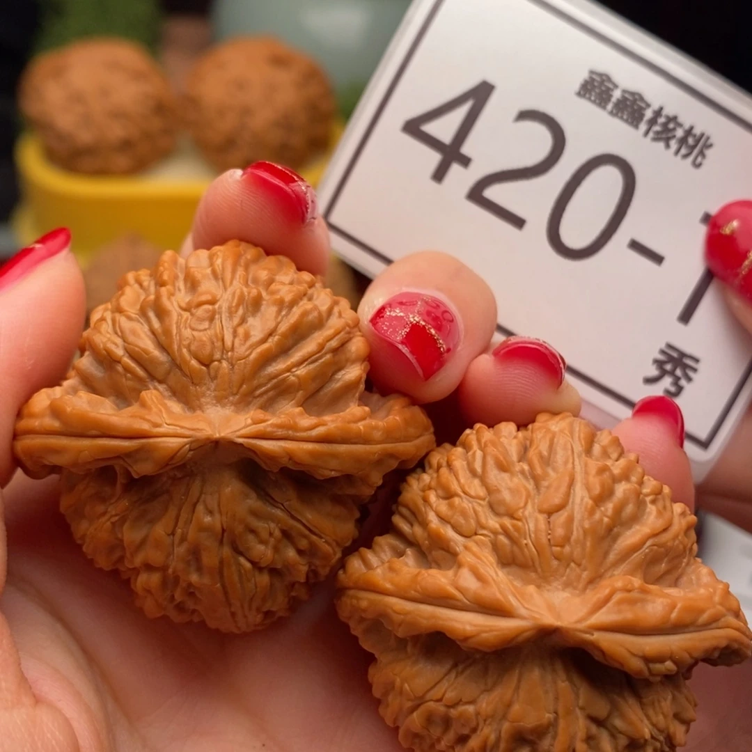 桃核把件白狮子42……