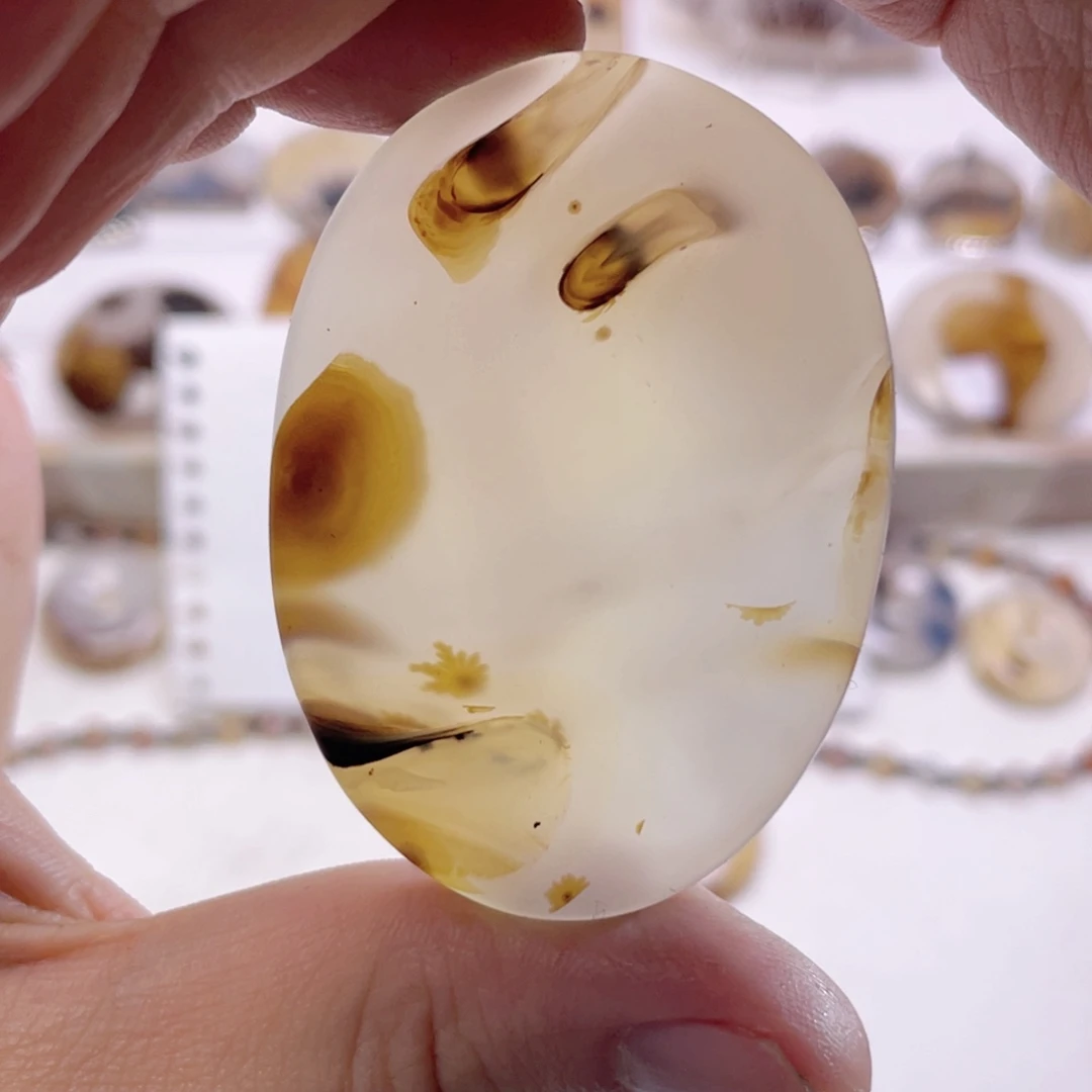 玛瑙/玉髓未镶嵌珠宝奇石