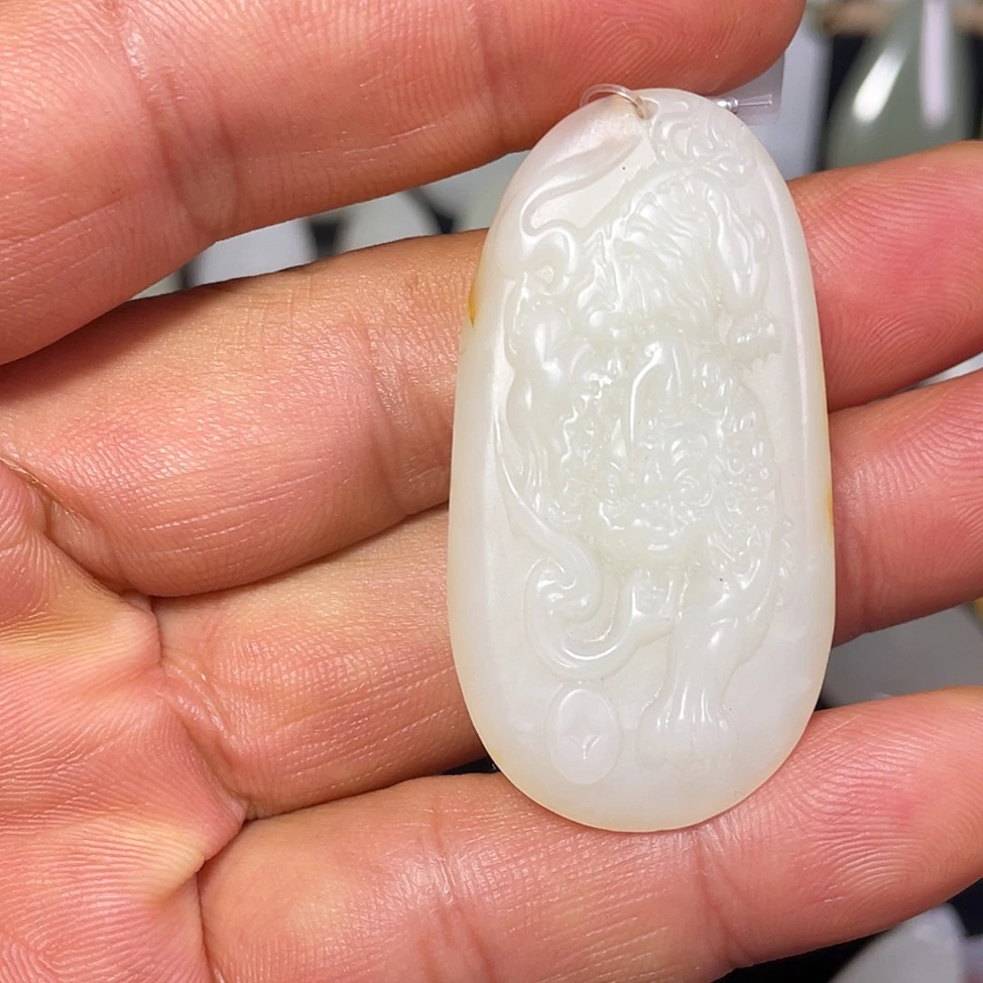 集***坊和田玉未镶嵌颈饰吊坠