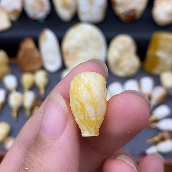 裸石琥珀未镶嵌11三通c125