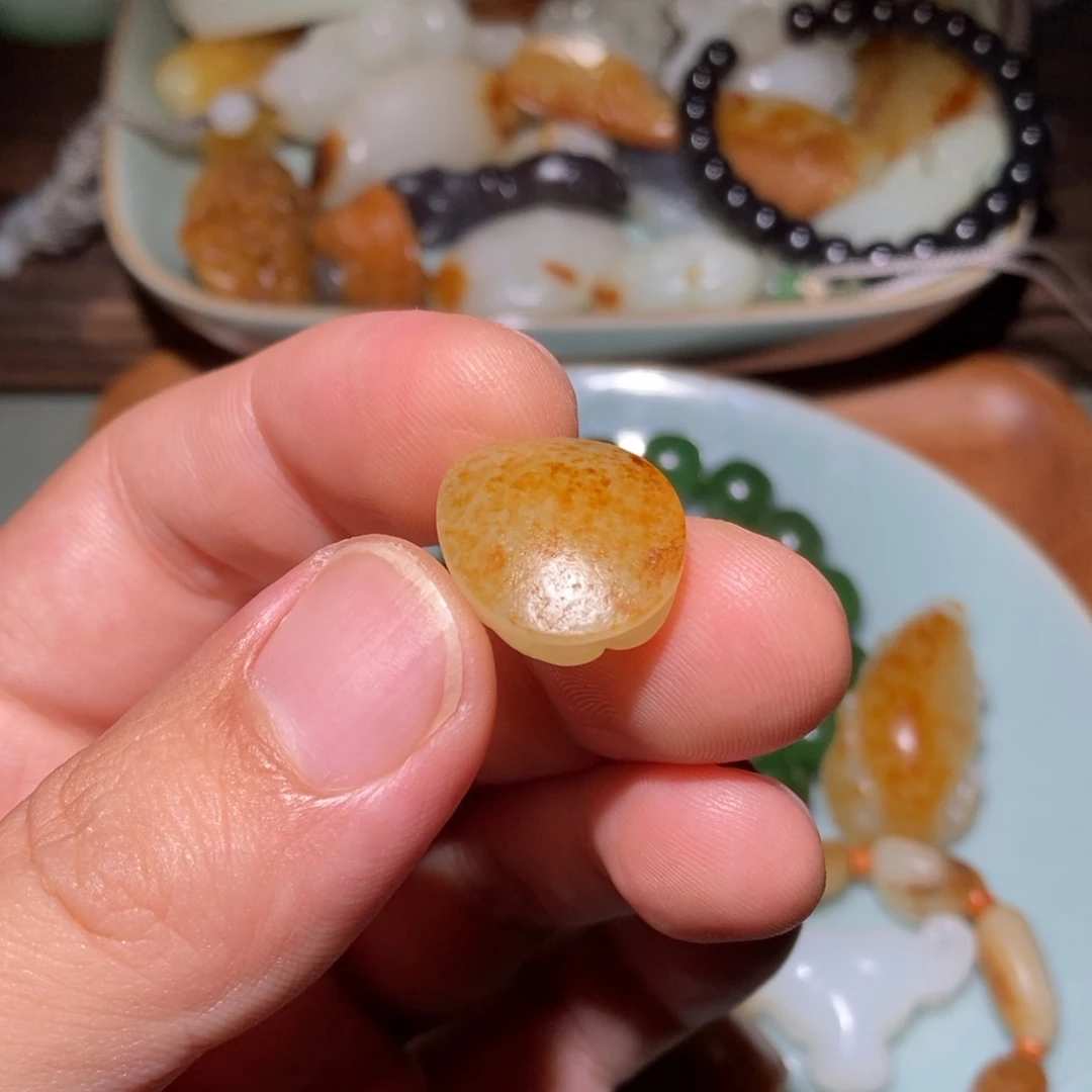 吊坠(不含链)未镶嵌和田玉（子料）