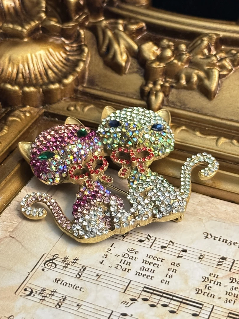 铜合金锆石胸针 中古镀金猫咪胸针X6952