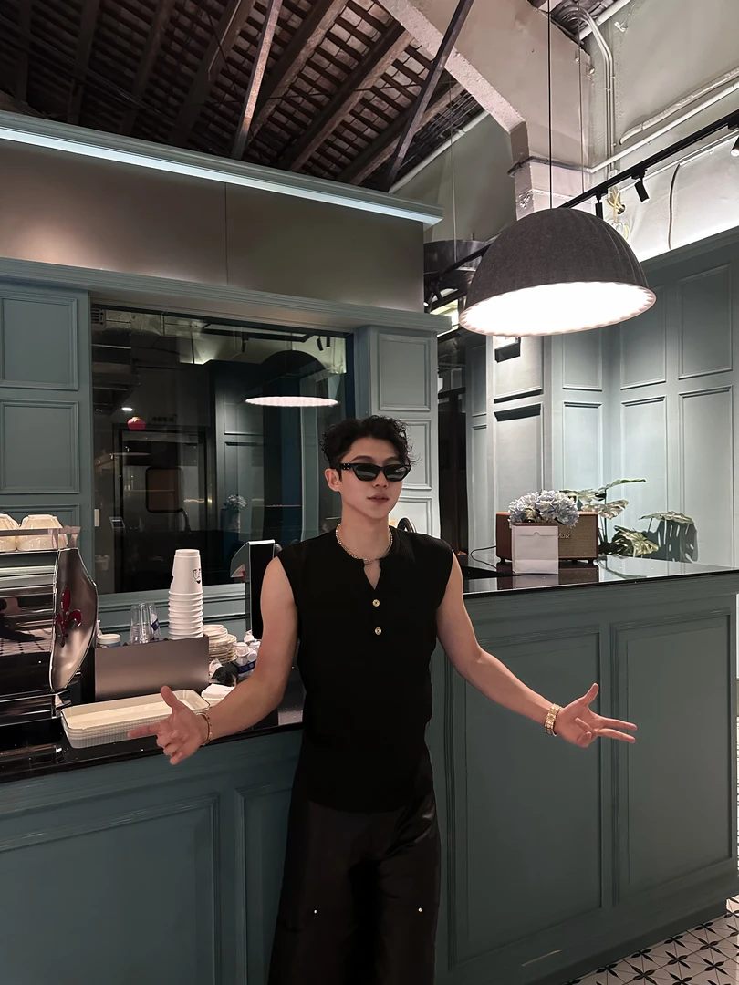 【FANG BH】男士夏针织轻薄软糯舒适弹力修身时尚金扣鸡心领背心