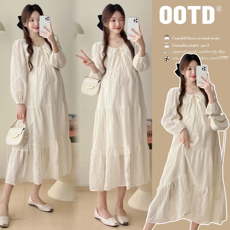 孕妇装2025年新款杏色蕾丝重工刺绣小清新温柔风宽松版长袖连衣裙