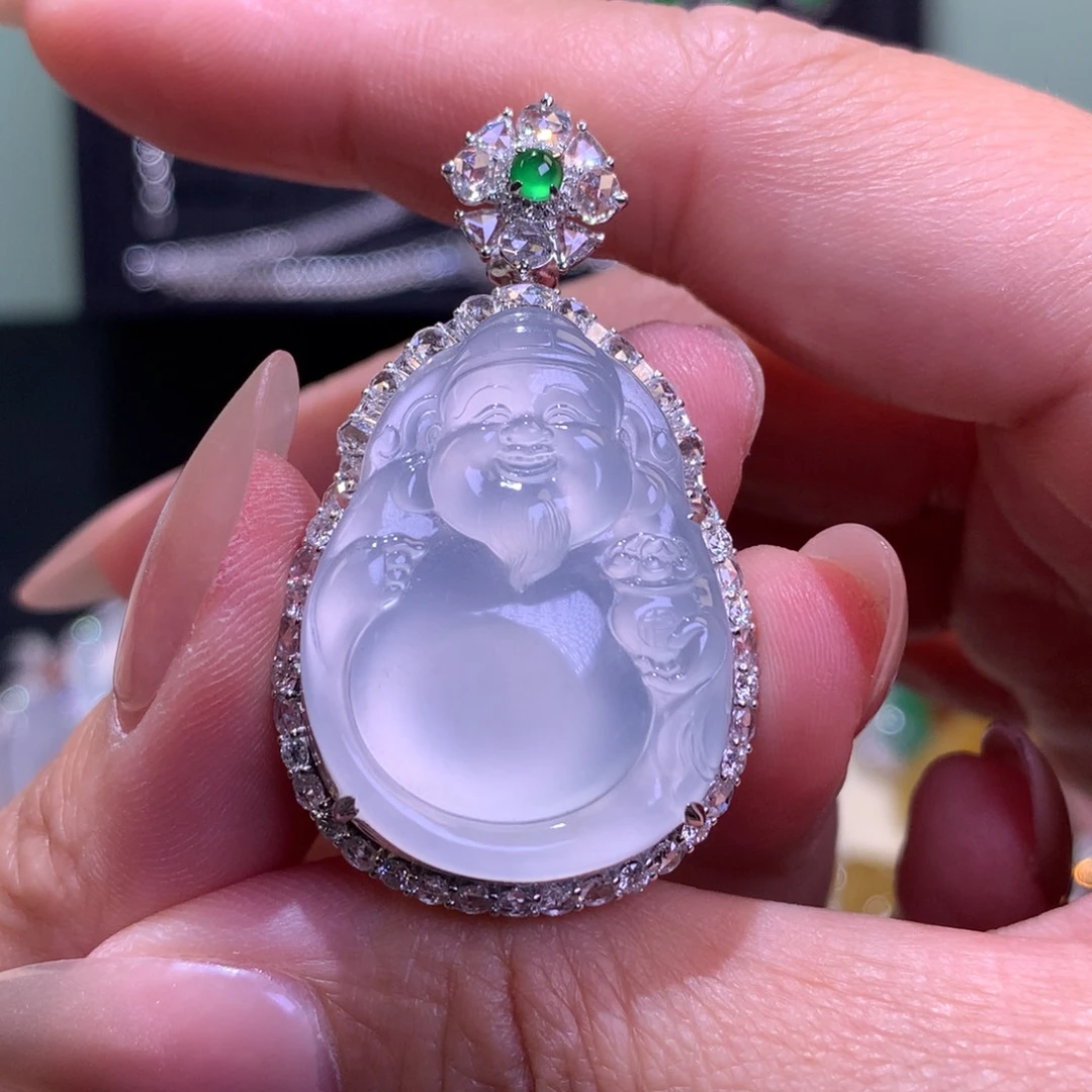 翡翠18K金镶嵌颈饰财爷爷吊坠