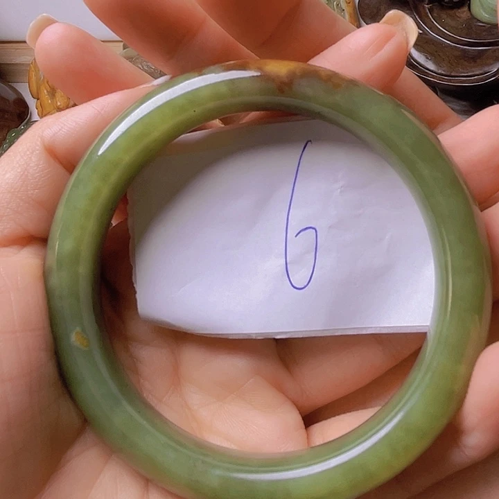 岫岩河磨玉（透闪石质玉）手镯未镶嵌乡***哥