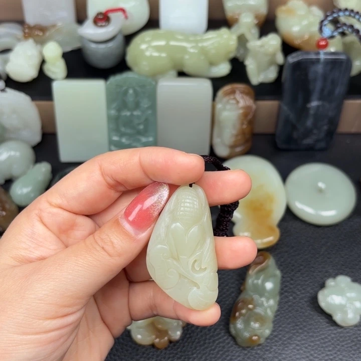 颈饰未镶嵌和田玉