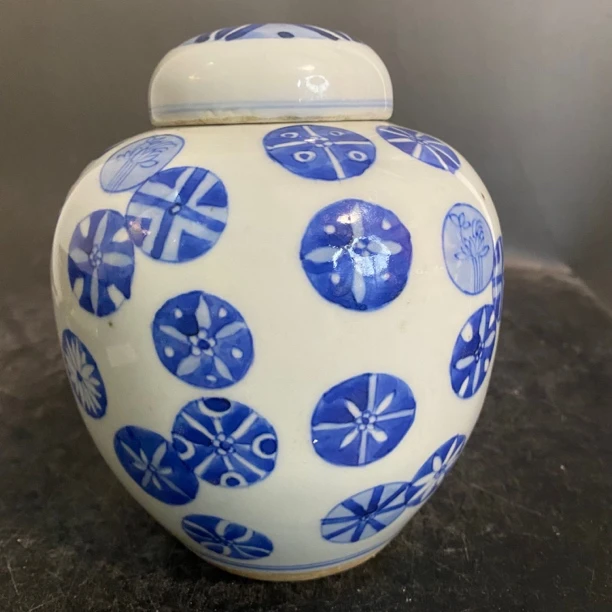 1656青花皮球花盖罐