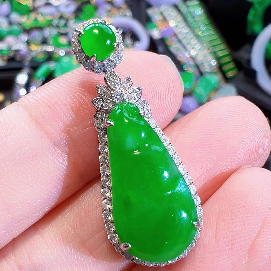 翡翠18K金镶嵌颈饰签收后24小时鉴赏期