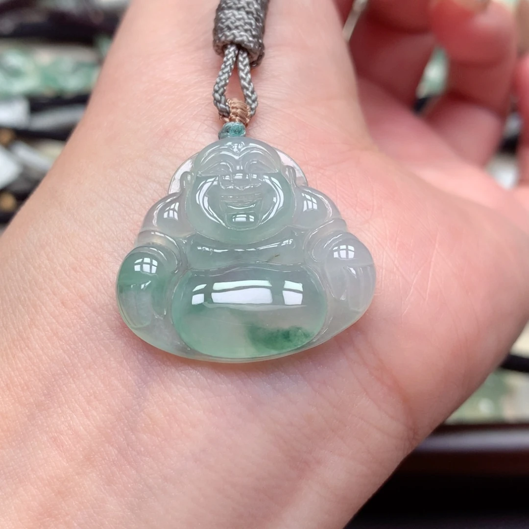 翡翠未镶嵌颈饰佛公