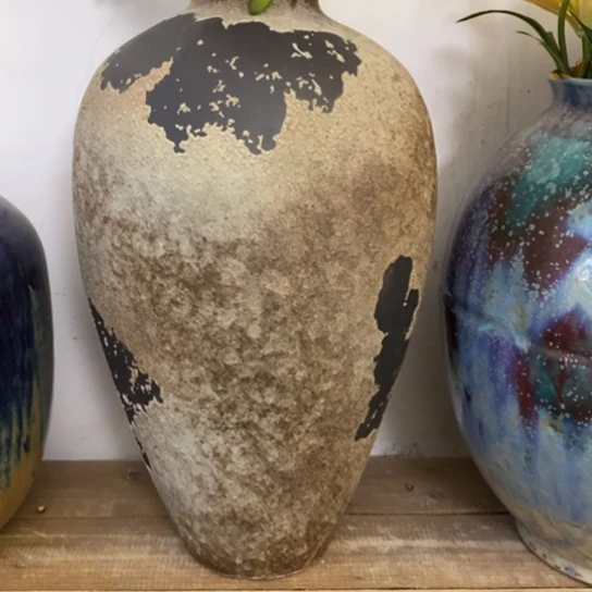 瓶景德镇陶瓷。景德镇陶瓷