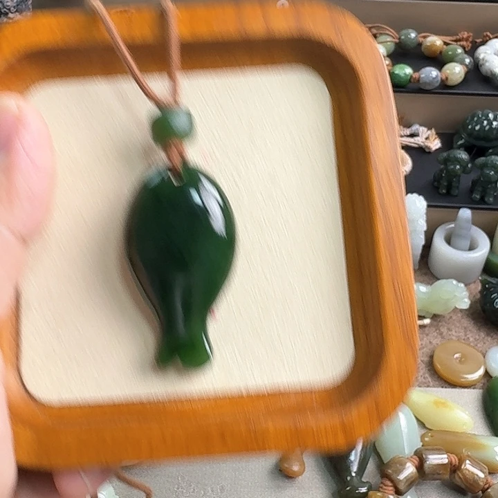 冰***神和田玉未镶嵌吊坠(不含链)