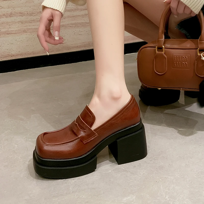 玥小姐增高女鞋9厘米厚底粗跟防水台单鞋百搭小皮鞋英伦风高跟鞋