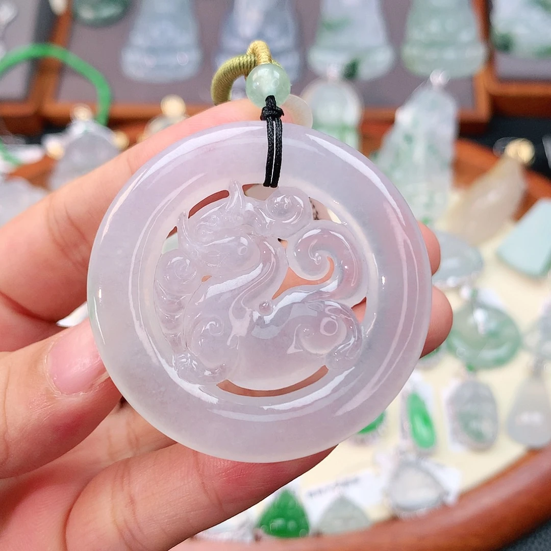 颈饰未镶嵌翡翠麒麟牌