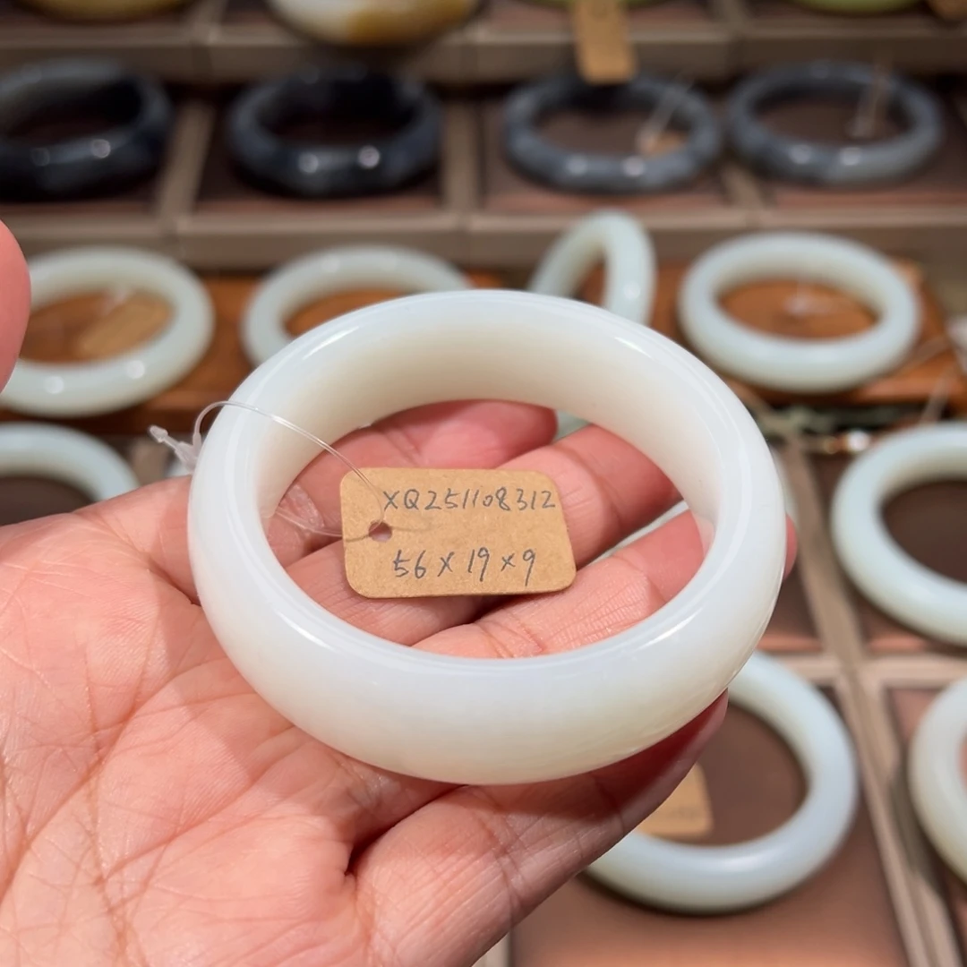 和田玉未镶嵌手镯56mm俄料轮胎镯