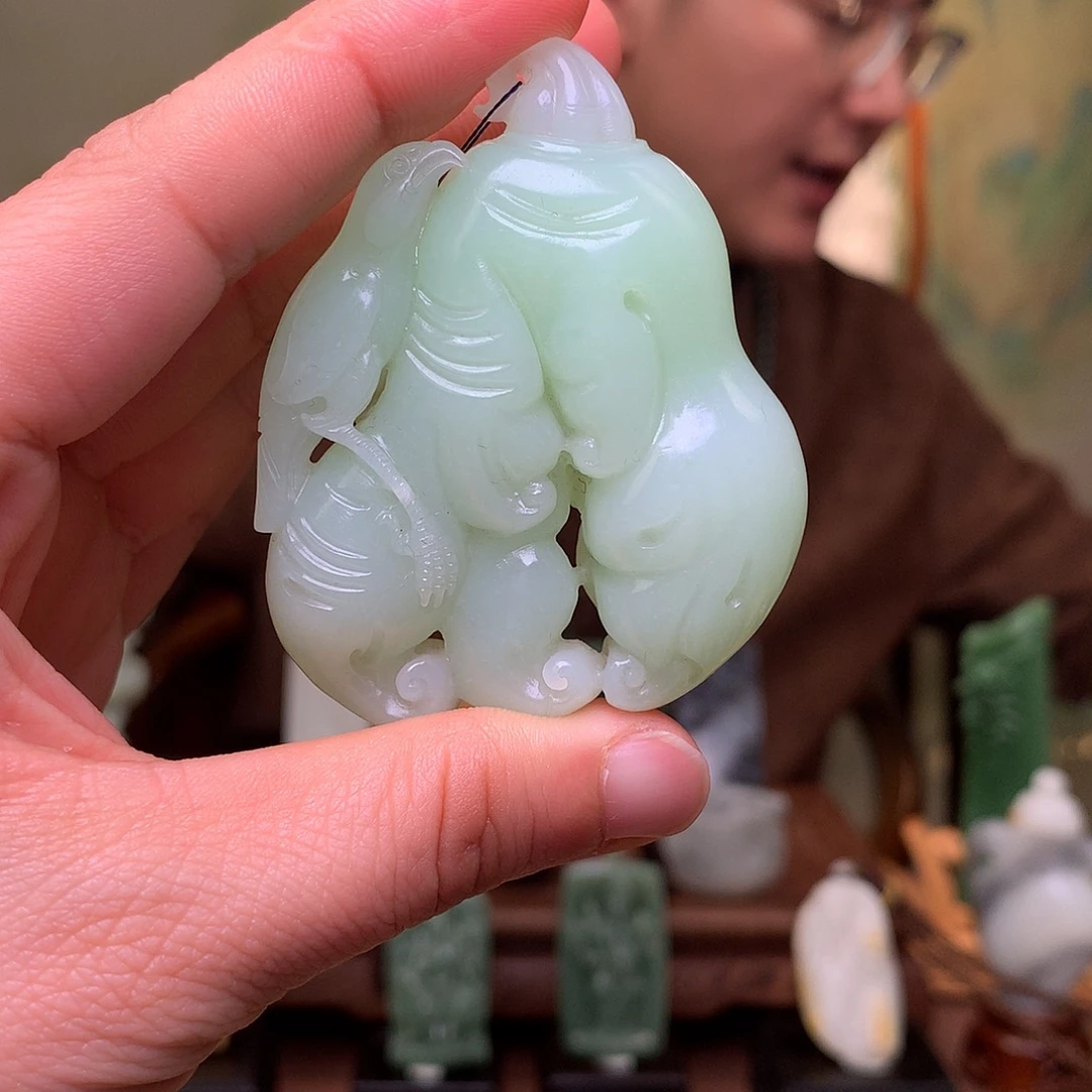 和田玉未镶嵌把件