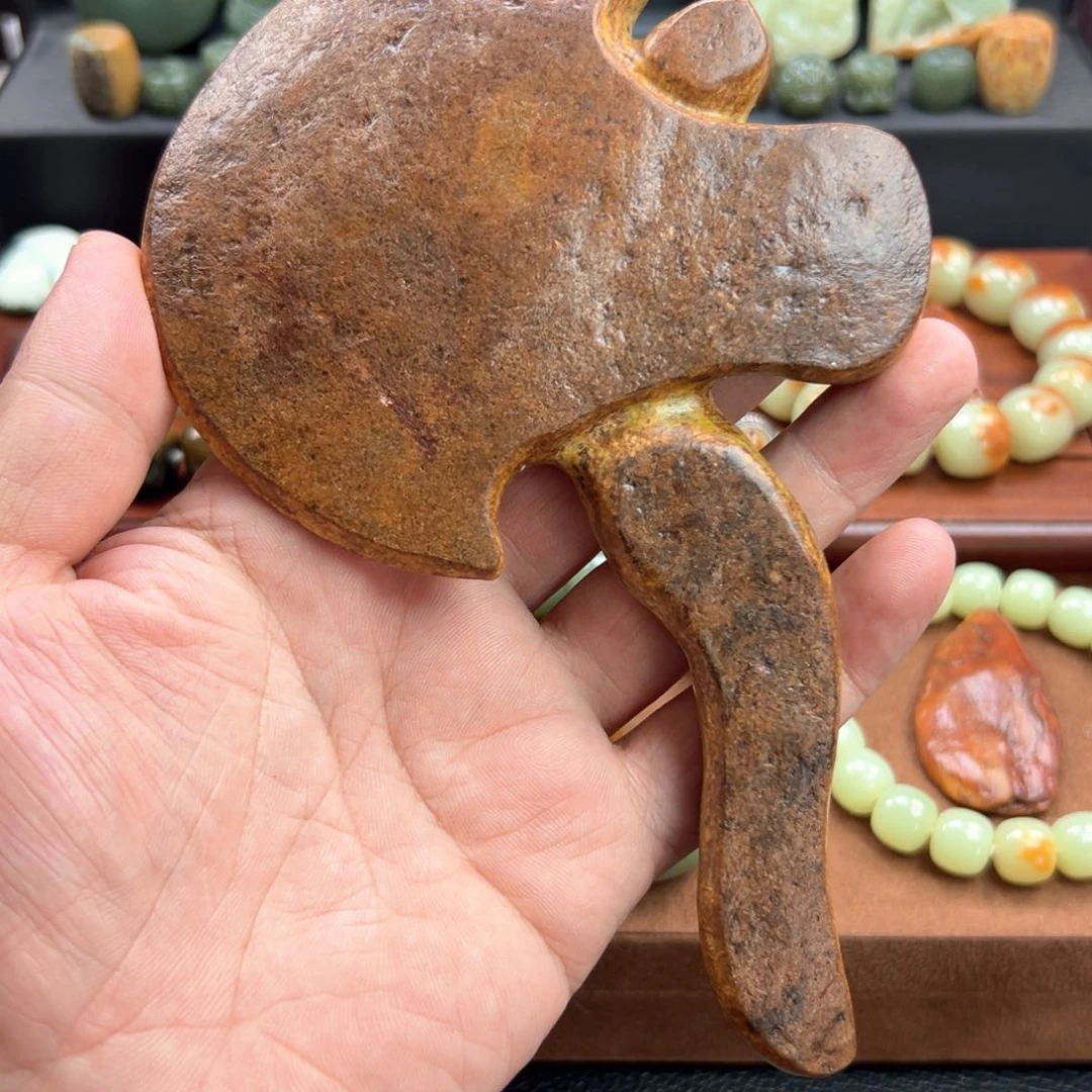 岫岩河磨玉（透闪石质玉）未镶嵌把件伟**
