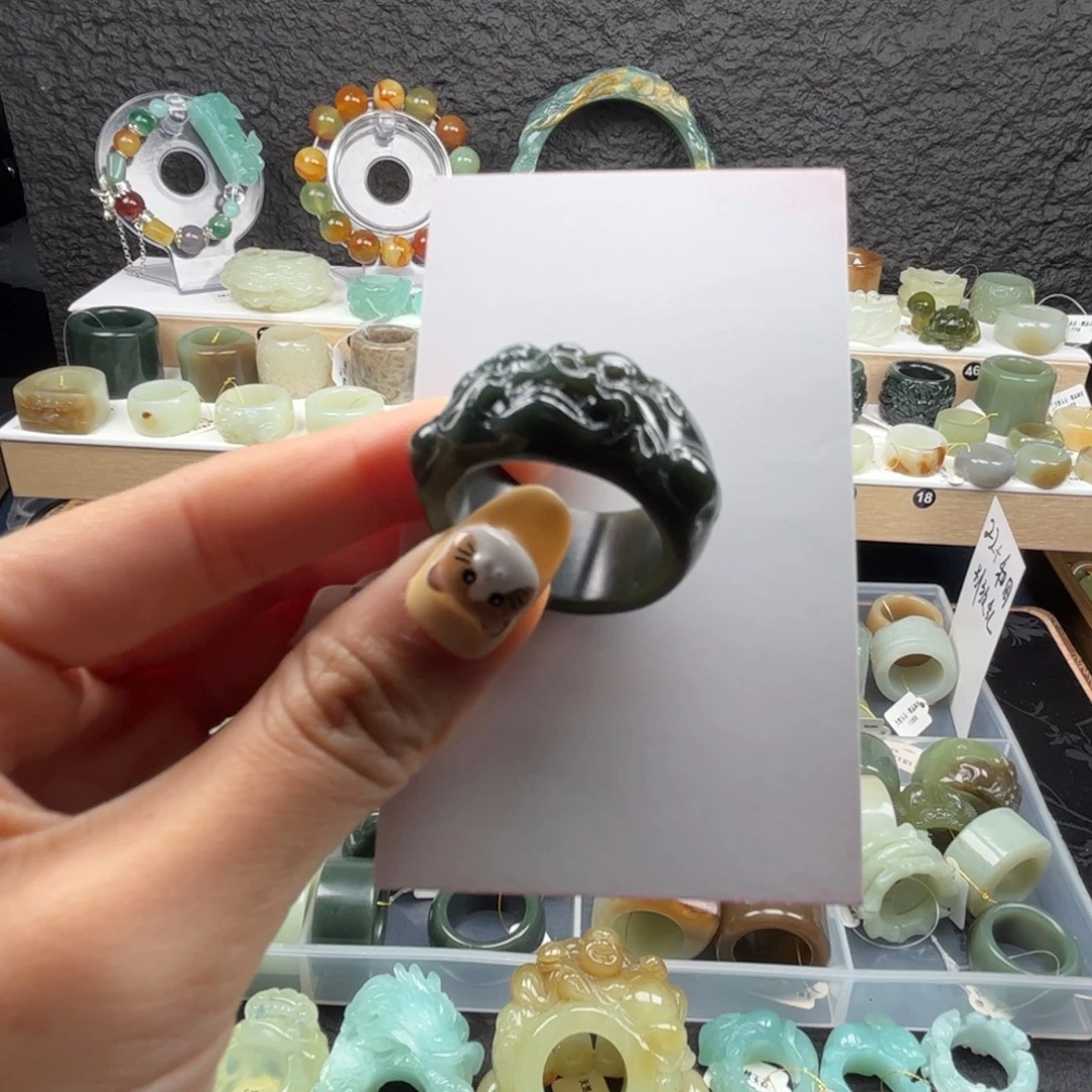 和田玉未镶嵌戒指