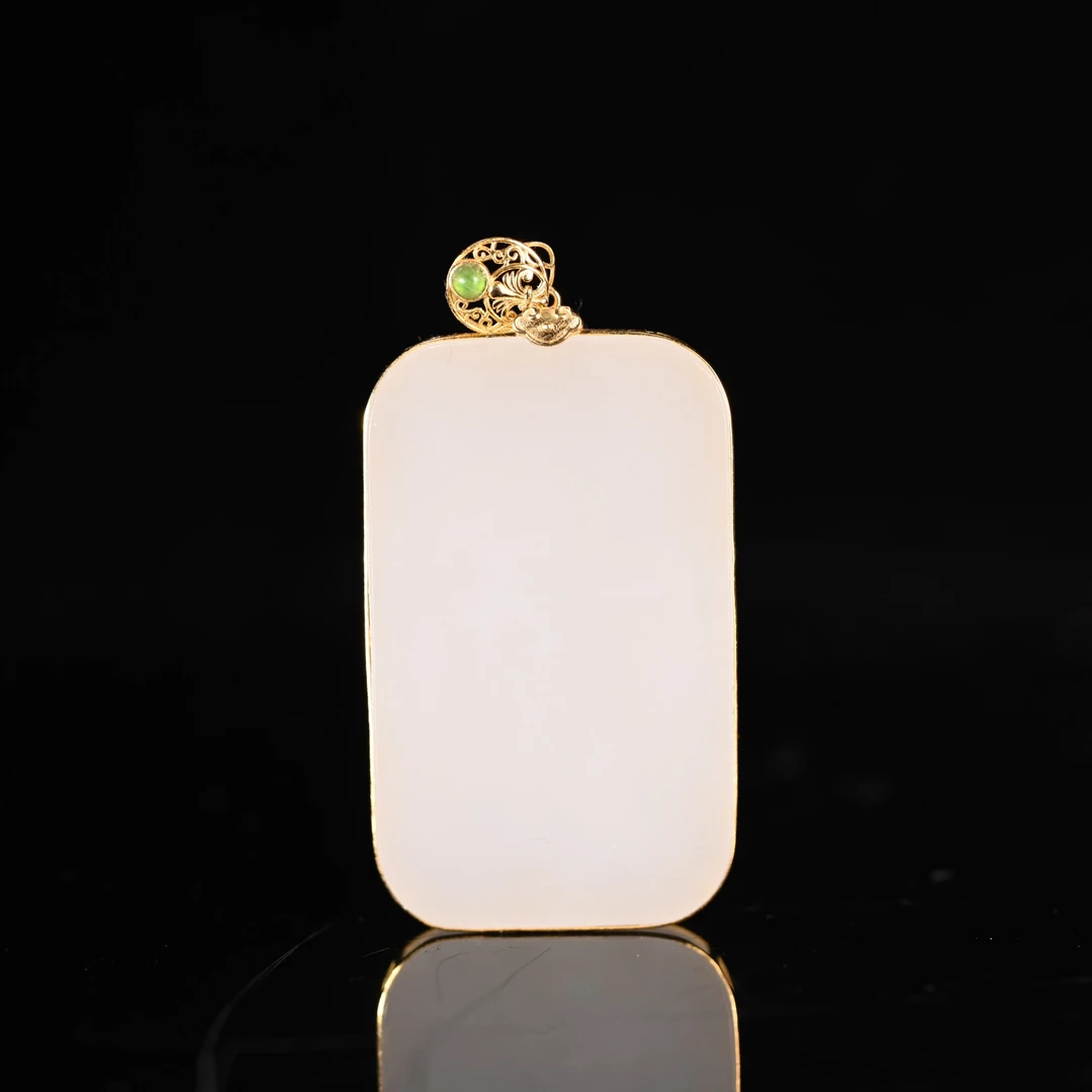 LOT8836 2510270150和田玉藕粉无事牌/杭拍