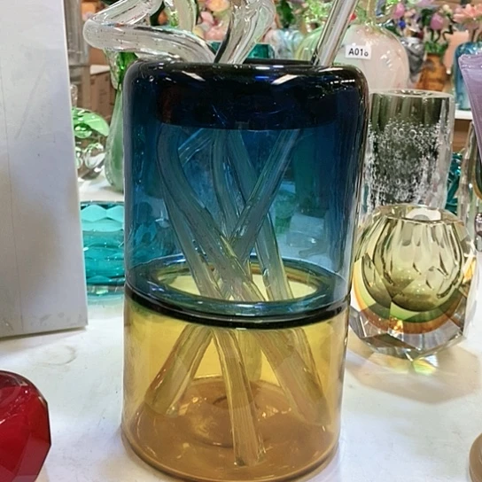 琉璃花瓶高30厘米口径10厘米