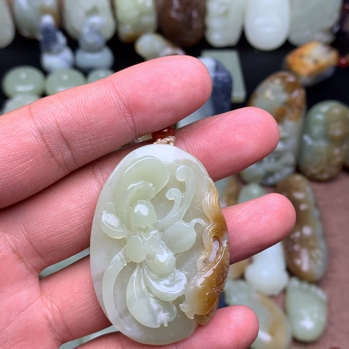 和田玉（糖玉）未镶嵌颈饰