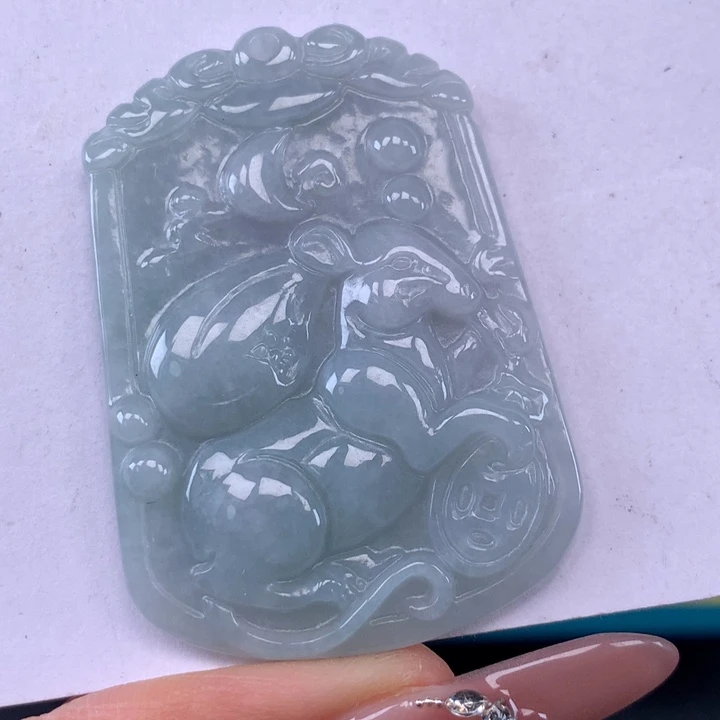 颈饰未镶嵌翡翠鼠