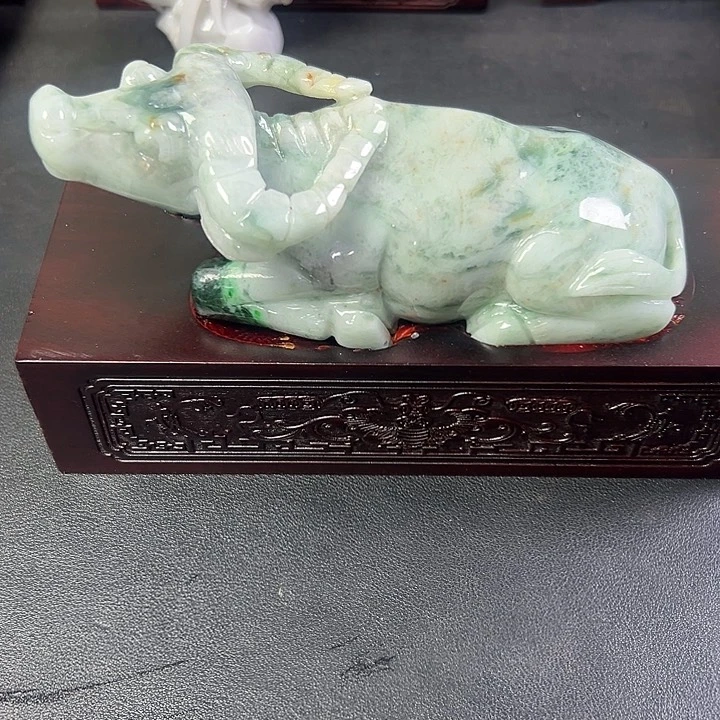 翡翠摆件未镶嵌翡翠