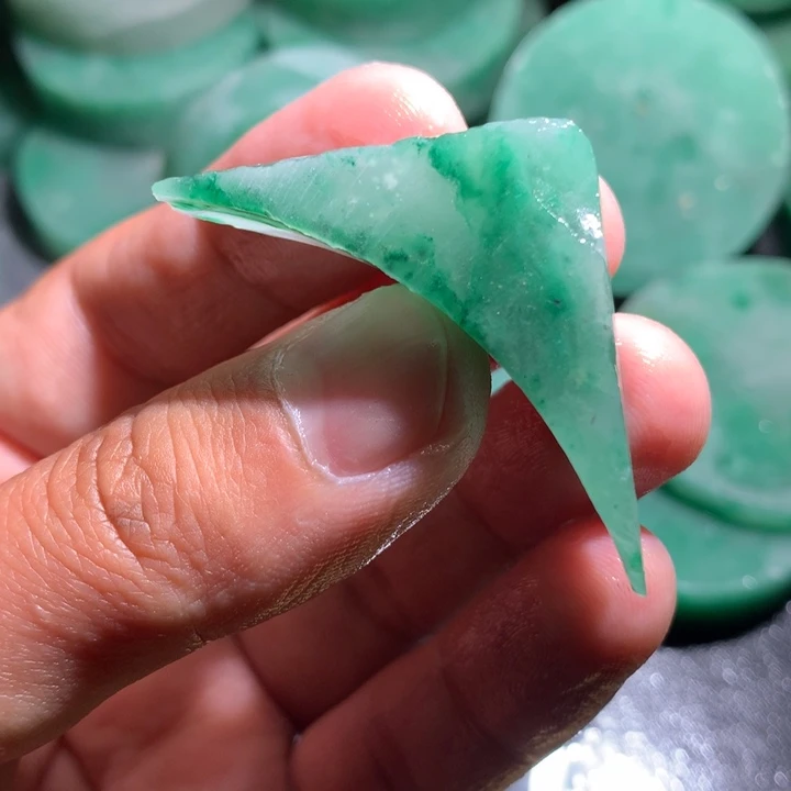 【闪购商品】翡翠颈饰未镶嵌粤****Y93