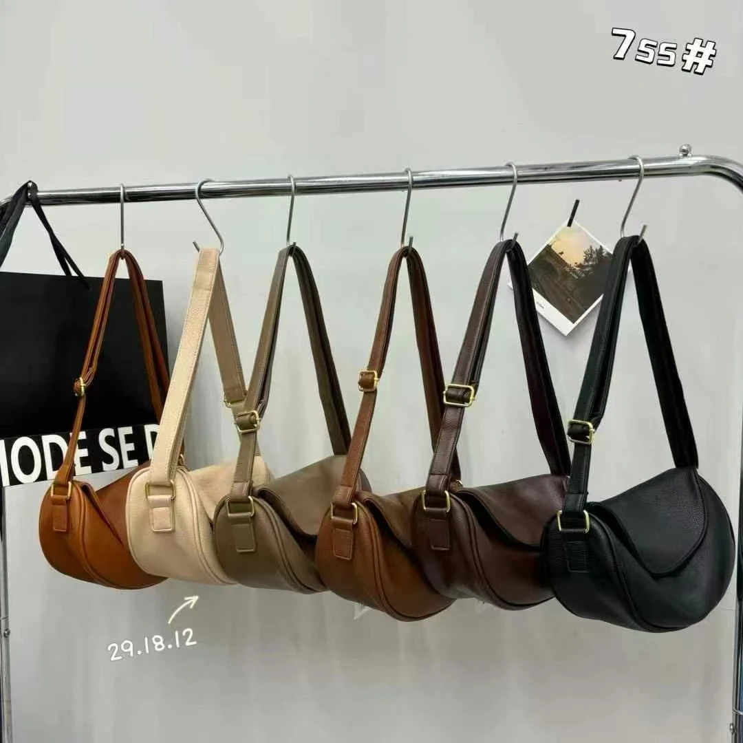 单根跨境风潮椭圆形证件位斜挎包腋下包潮流韩版简约饺子包