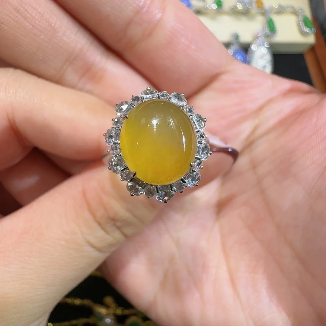 【闪购商品】18K金镶嵌戒指翡翠