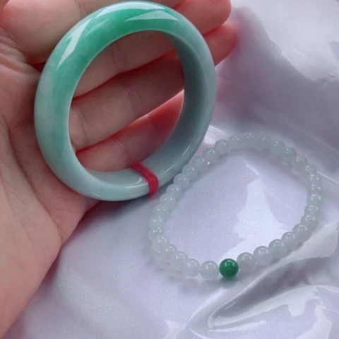 翡翠未镶嵌手镯52.3无大纹裂（组合套装）微白棉