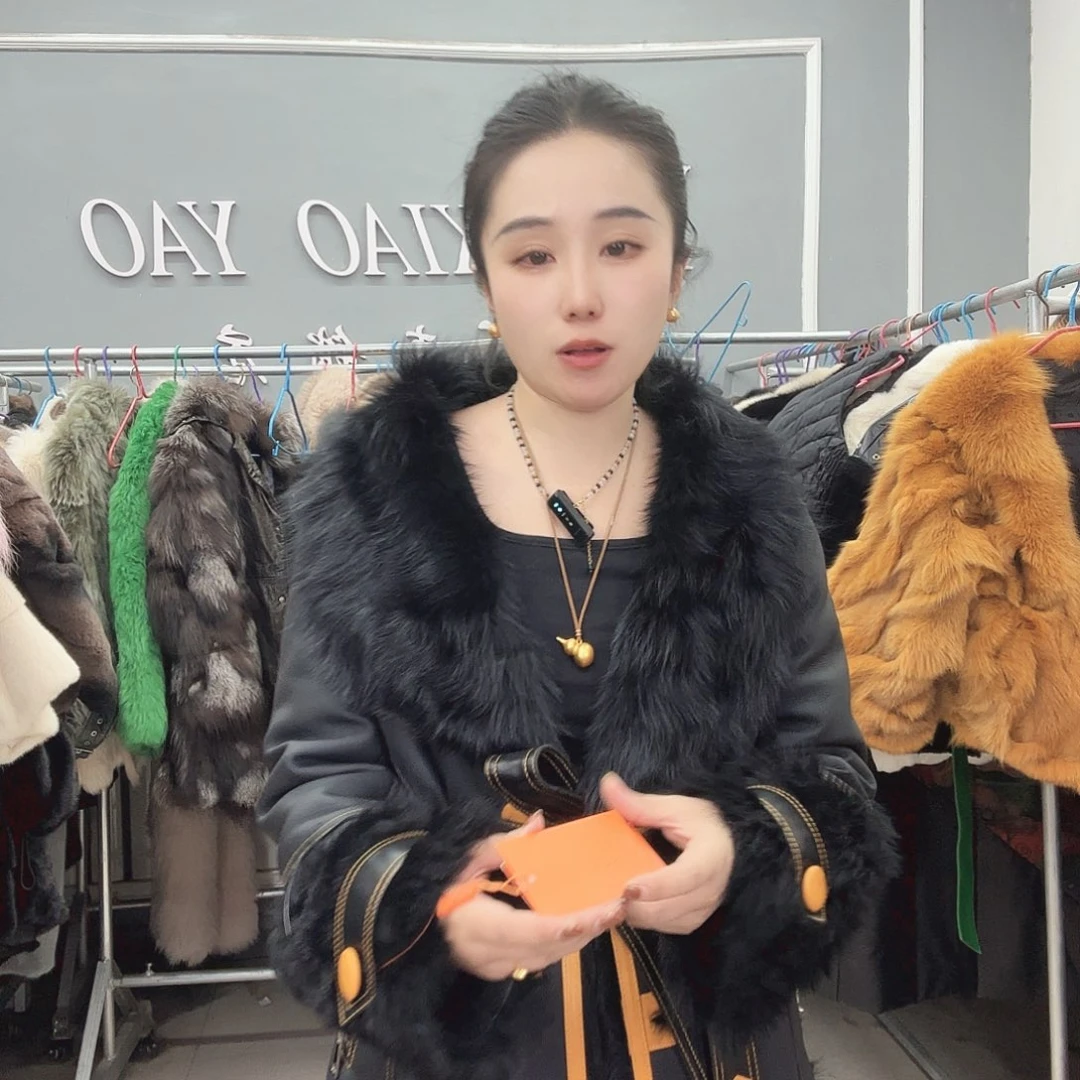 姚小妖家高端皮草