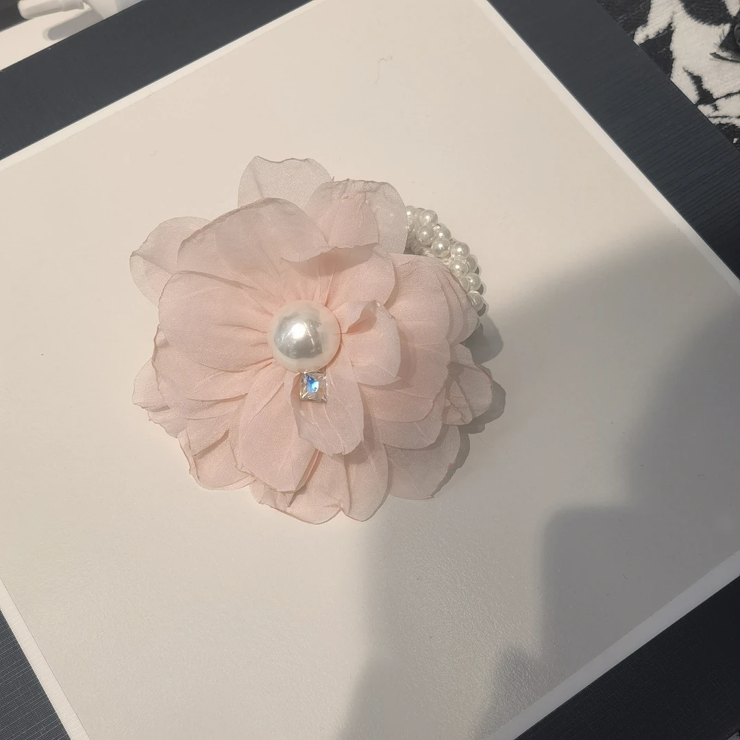 F215粉色花朵串珠发绳