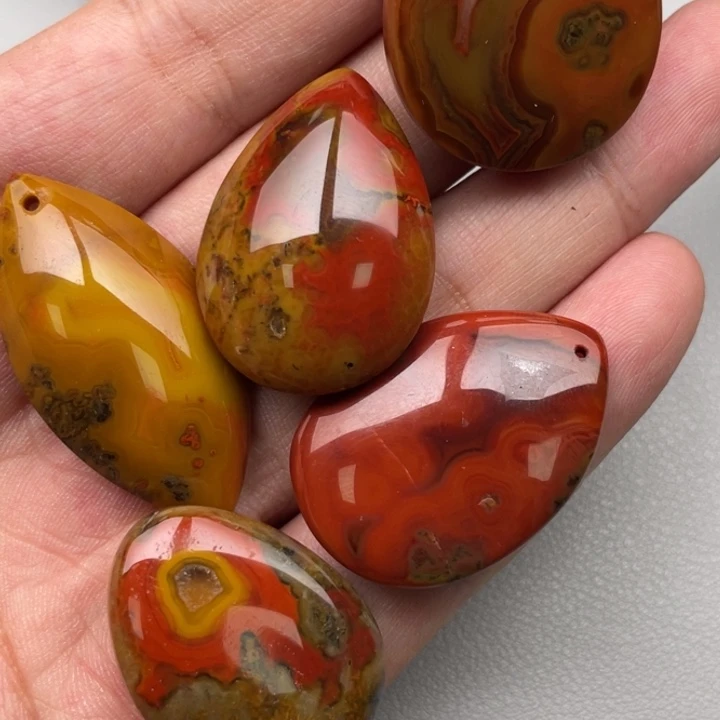 玛瑙/玉髓颈饰未镶嵌羽**缘