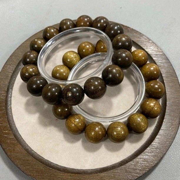 W480川料金丝楠  乌金底  1.5单圈手串（底色多样性发其一）