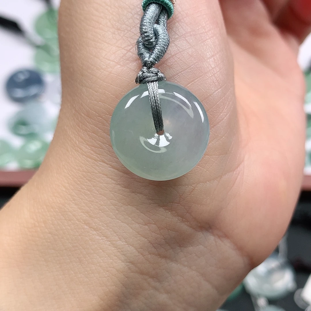 翡翠颈饰未镶嵌平安