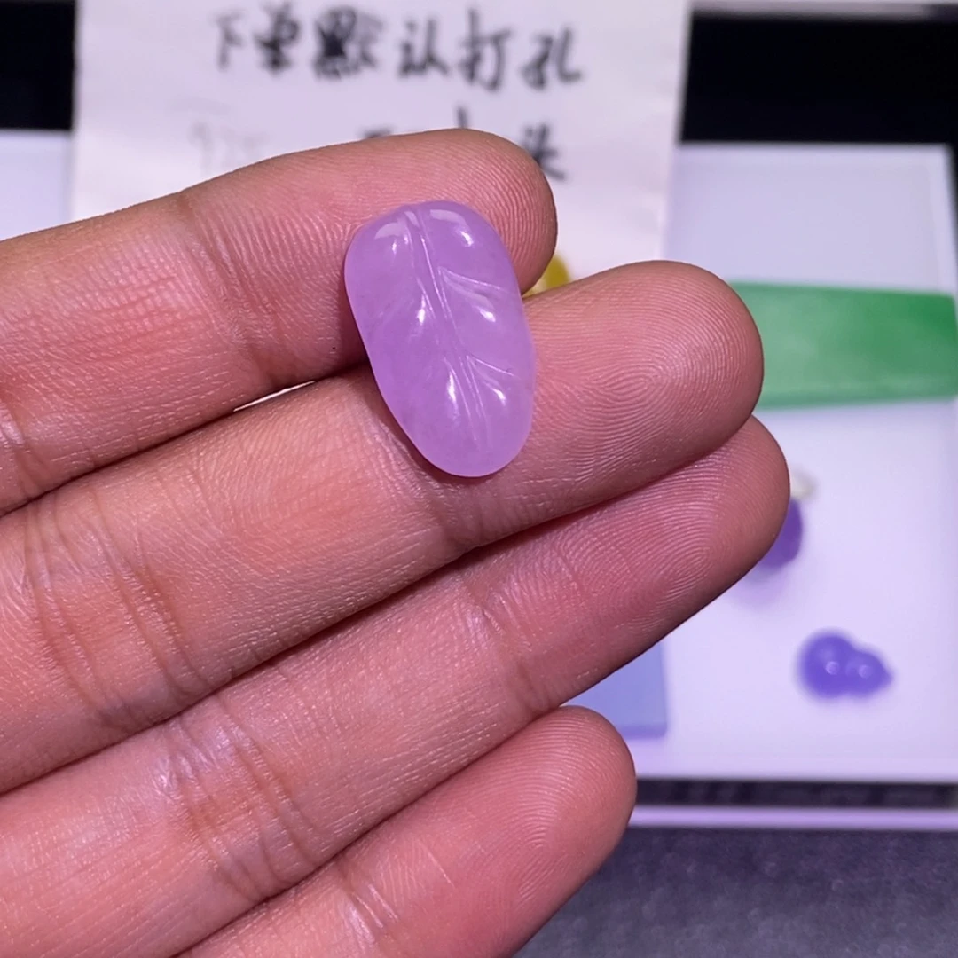 翡翠未镶嵌颈饰吊坠