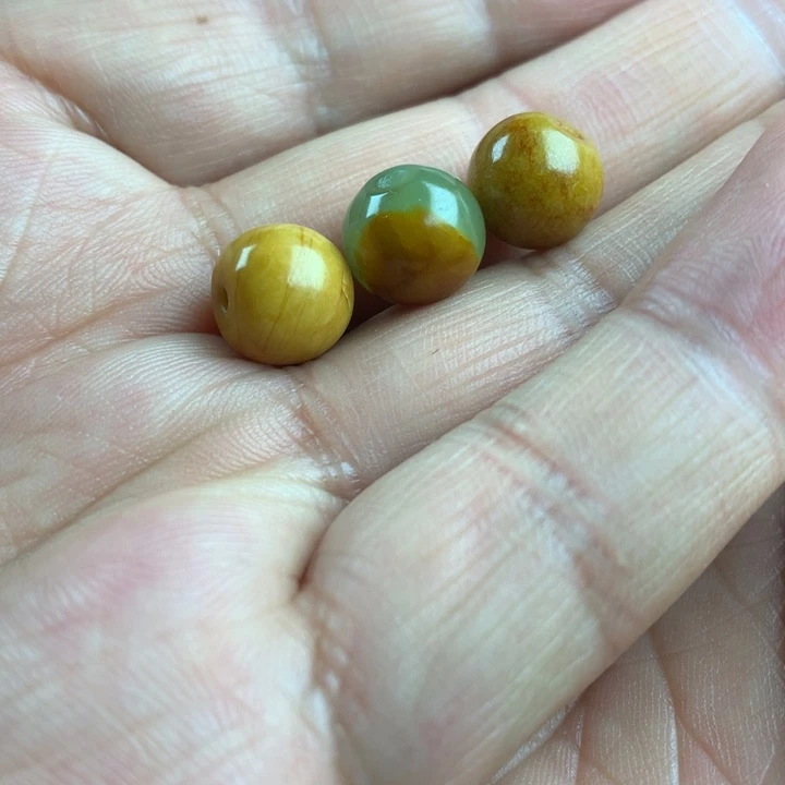 岫岩河磨玉（透闪石质玉）珠子未镶嵌t****g