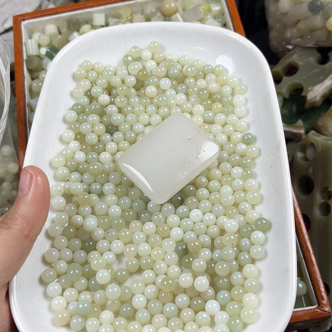 颈饰未镶嵌和田玉（糖玉）顺****?