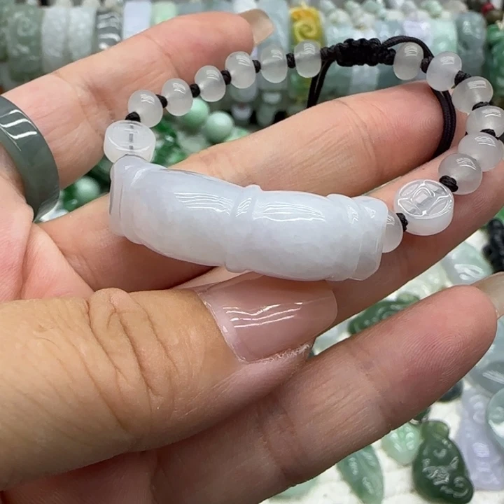 翡翠未镶嵌颈饰手牌