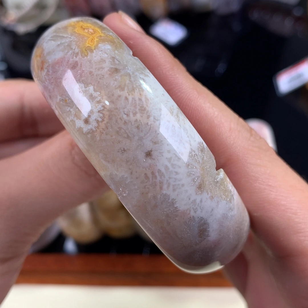 硅化珊瑚（珊瑚玉）未镶嵌吊坠(赠链)31号56.8圈带淡彩共生